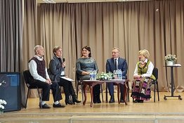 Pirmoji ponia susitiko su Raseinių TAU